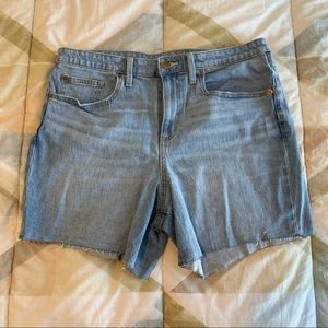 Universal Thread Women’s Boyfriend Short